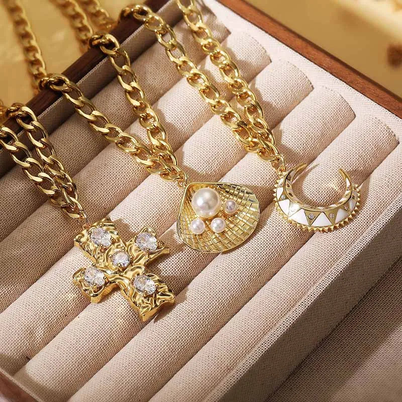 HECHENG,High Quality Punk Retro Hip Hop Cross Moon Pendant with Chunky Chain Unisex Metallic Pendant Necklace