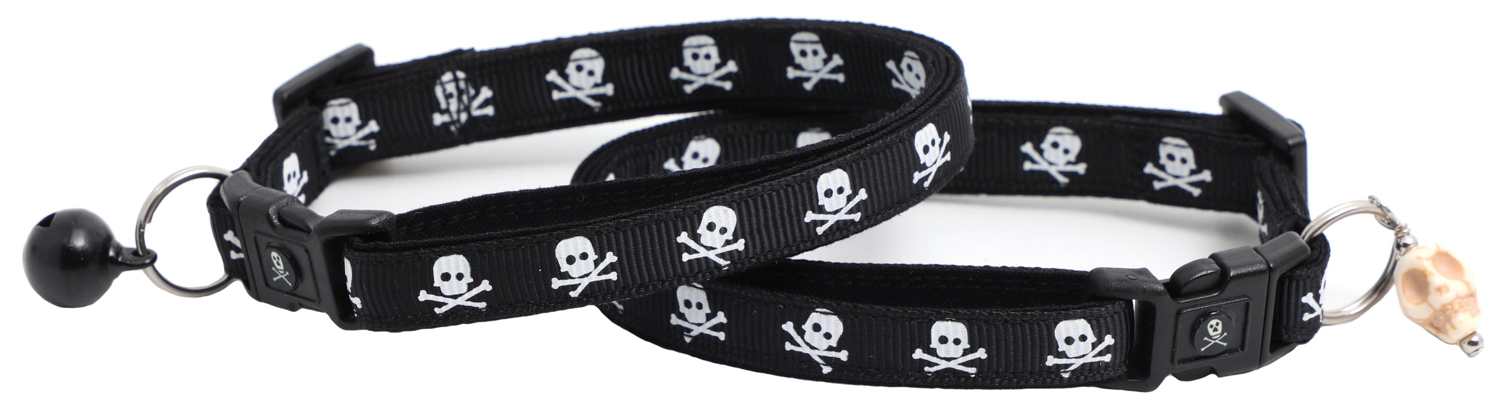 Skulls and Crossbones on Black Cat Collar