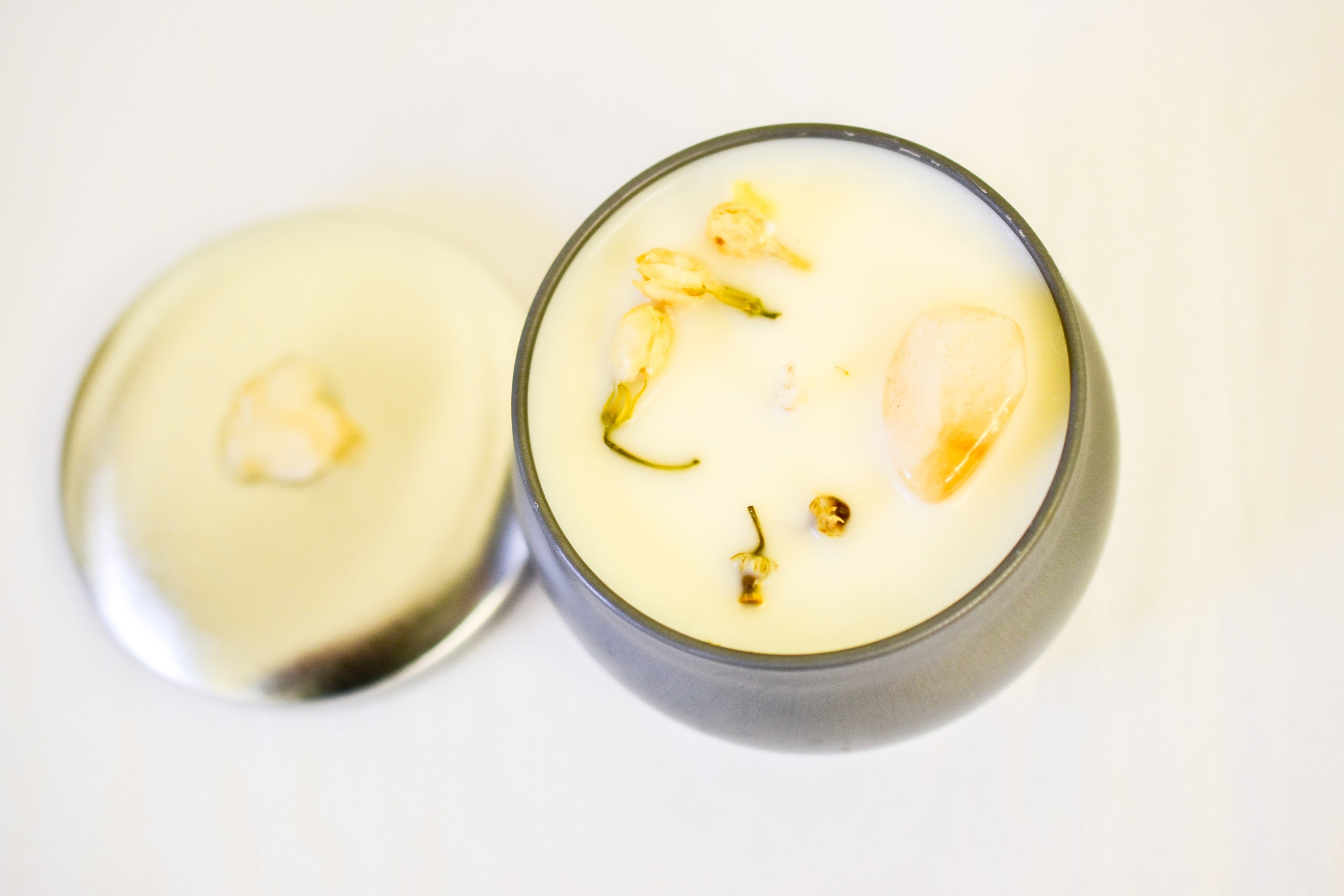 Soft Chaos Candle – Jasmine & Quiet Rage