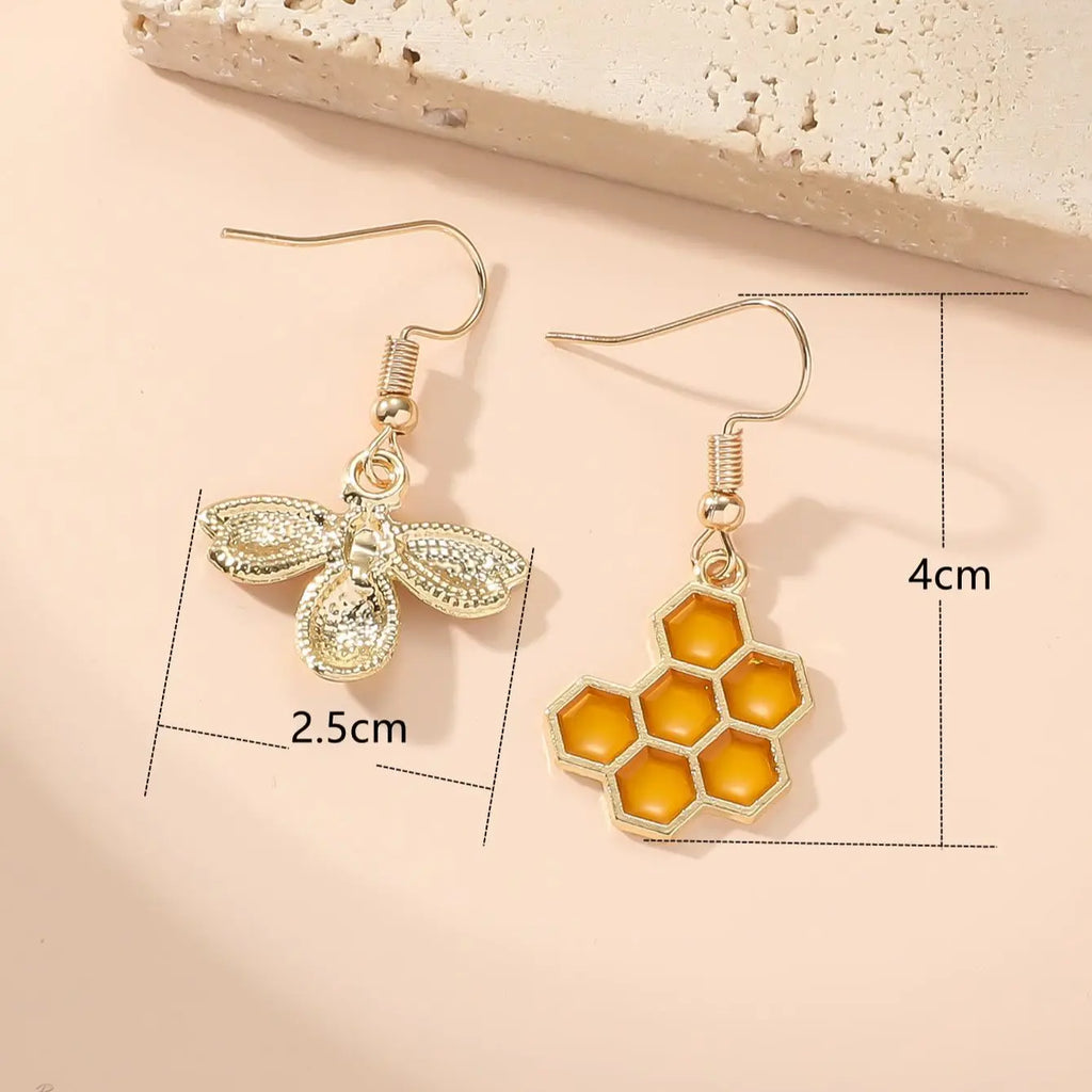 2 Pieces Insect Yellow Bee Earrings Women Simple Fashion Casual