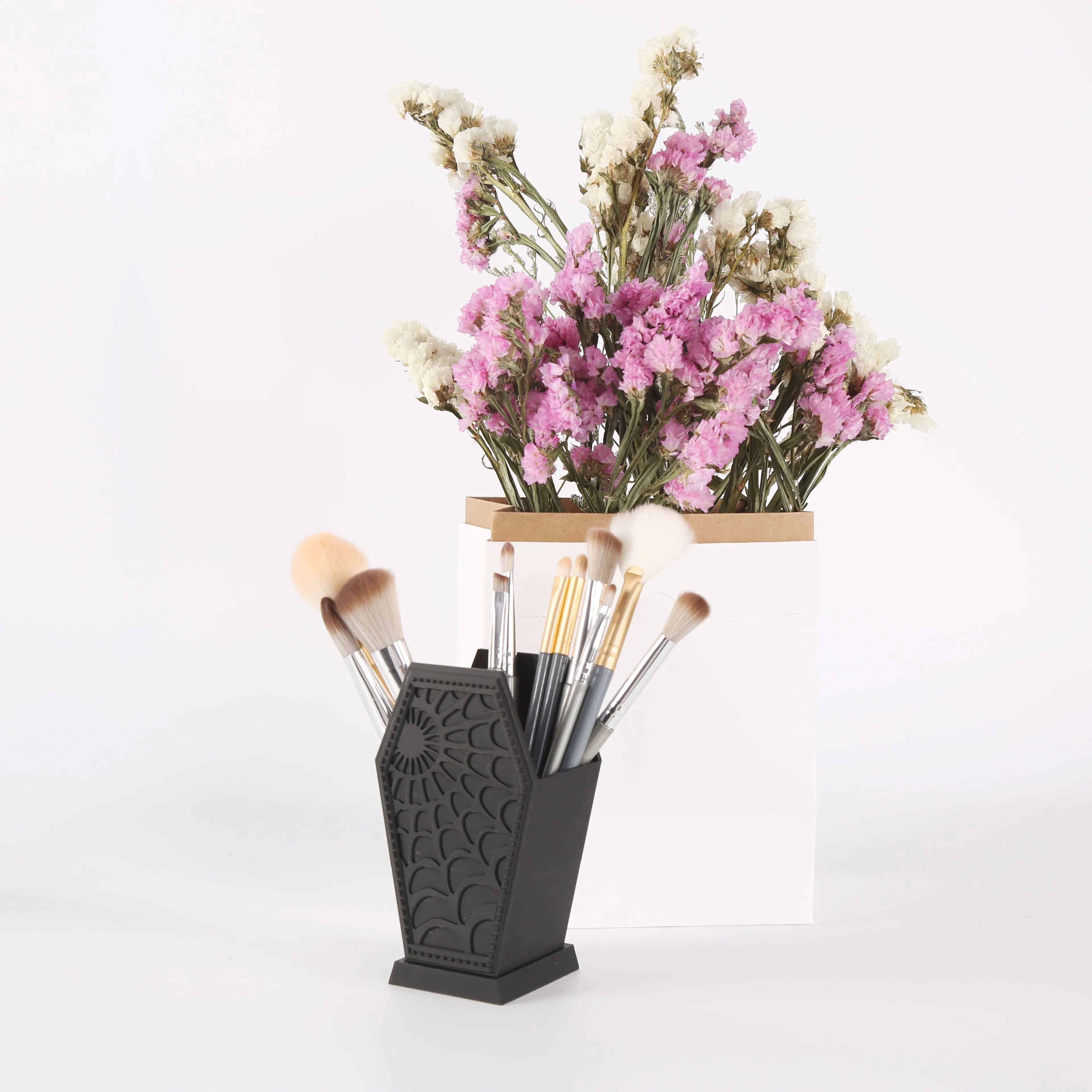 1 piece of 3D printed Gothic coffin shaped spider web makeup brush