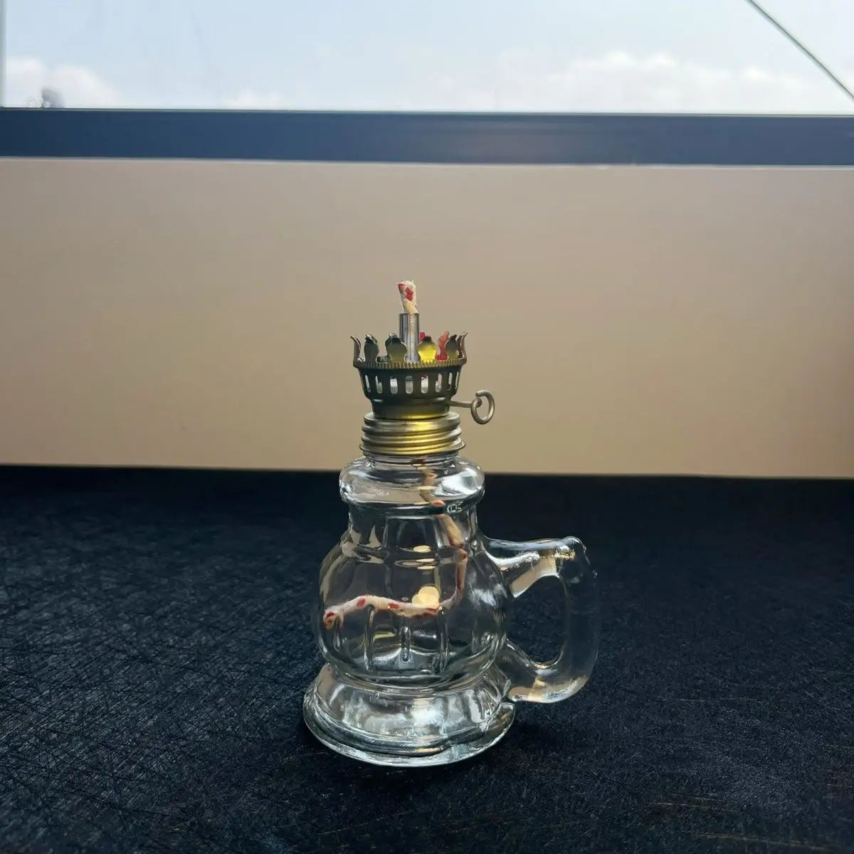1Pcs Mini Chamber Desktop Glass Oil Fire Fly Decorative Birthday Lamp