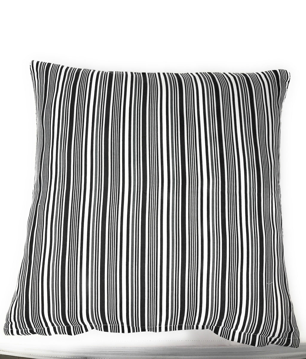 DaDa Bedding Aztec Black & White Diamonds Throw Pillow Covers - 18" x