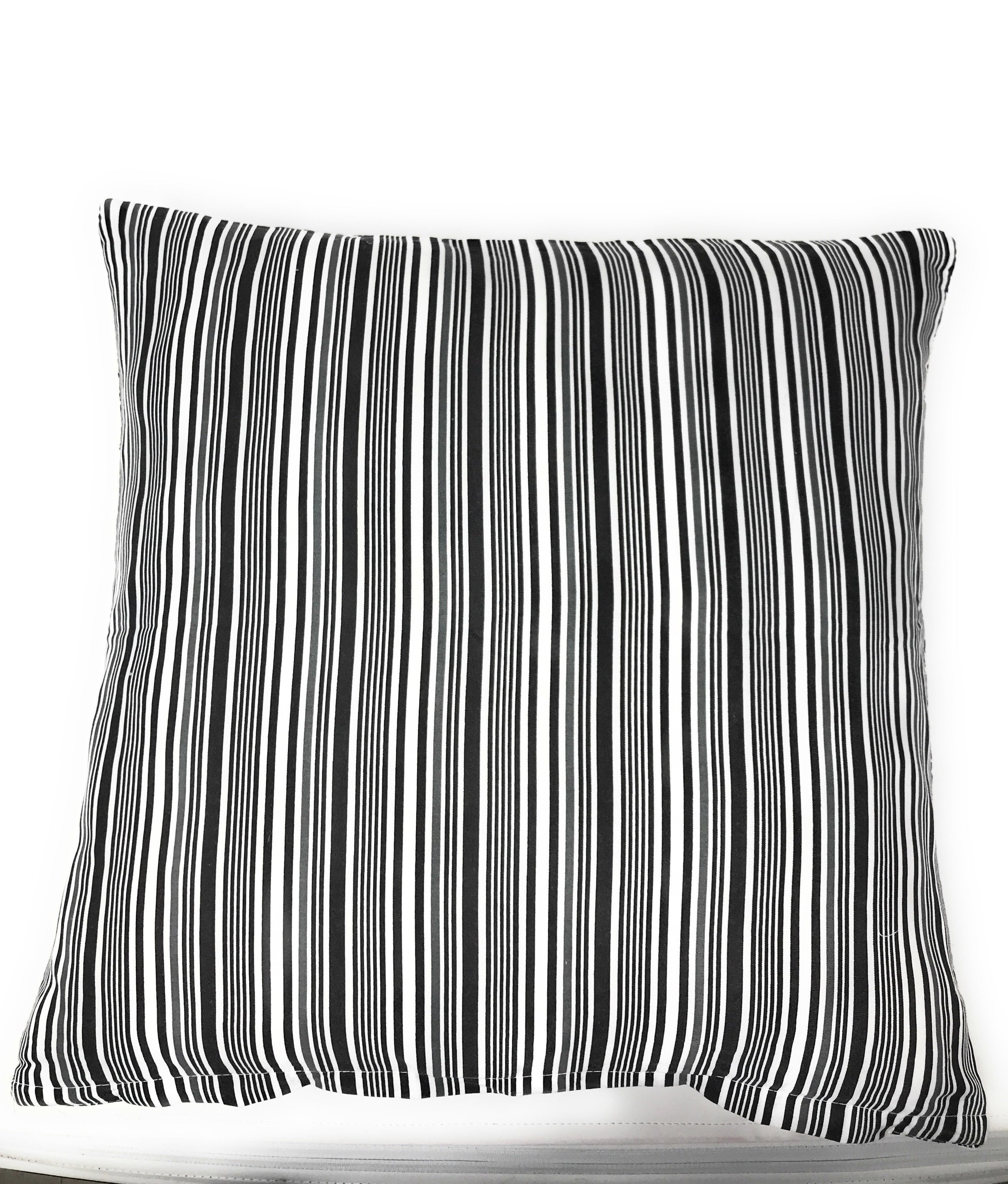 DaDa Bedding Aztec Black & White Diamonds Throw Pillow Covers - 18" x