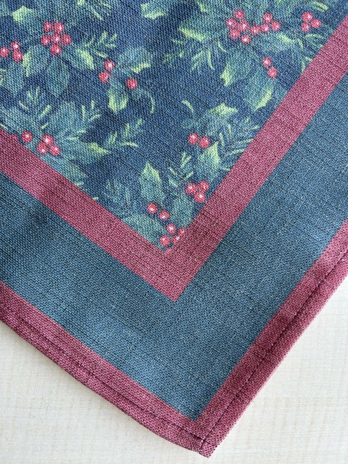 Holly Bundle and Berries Tablecloth - Holiday Decorating in